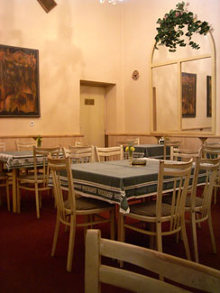 Interir restaurace U Lva (Vsetn, zima 2003)